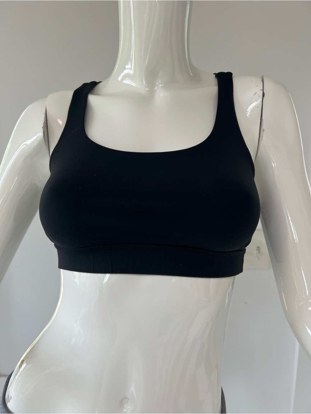 lululemon athletica Black Scoop Neck Sports Bra size 4 Activewear gymnastics